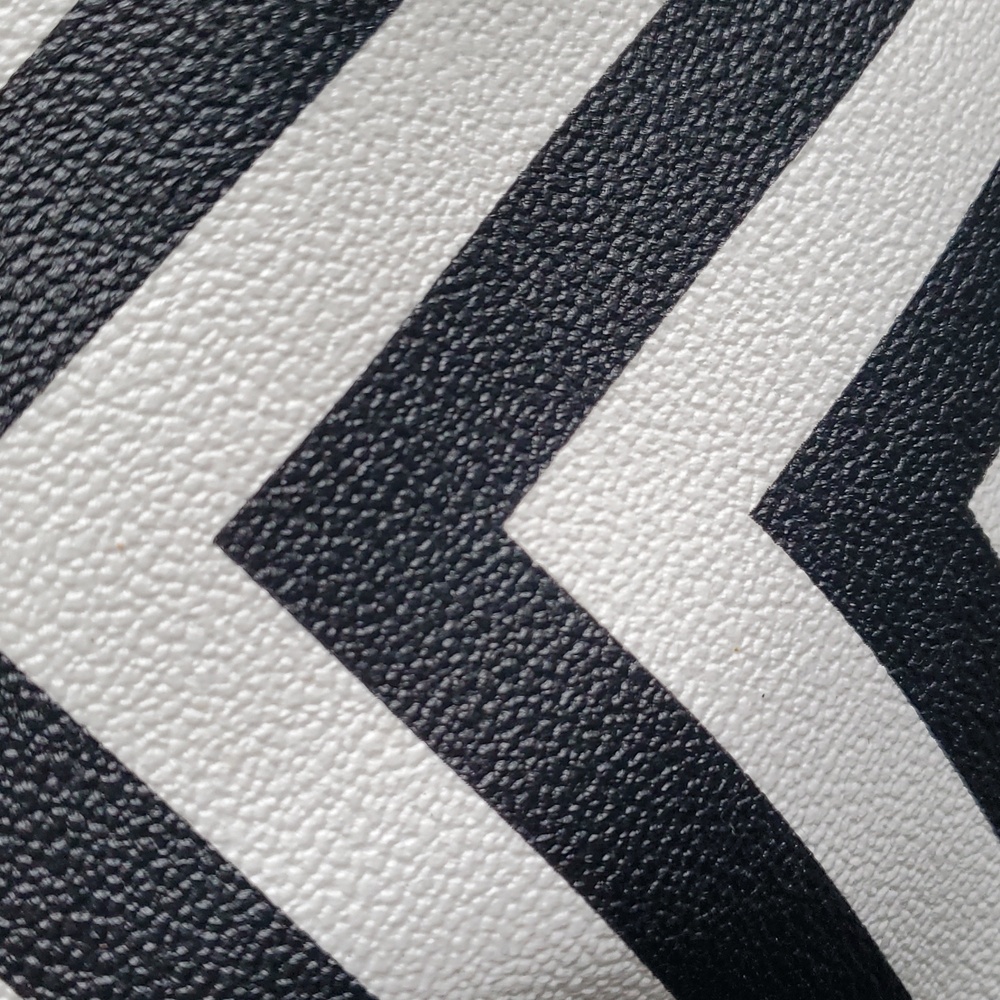 Dooney & Bourke Black and White Chevron Crossbody Bag - Picture 4 of 16
